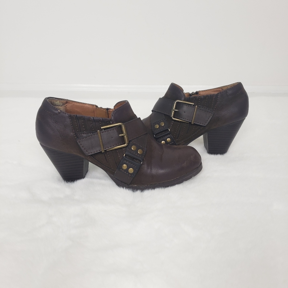 Crown Vintage Brown Bootie 6.5